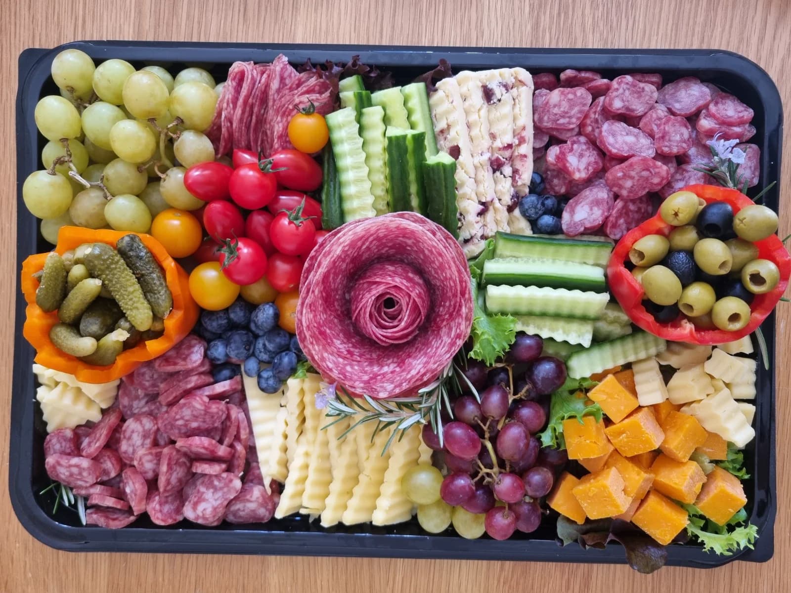 BBQGRILZONE | Charcoal BBQ, Hog Roast & Grazing Tables